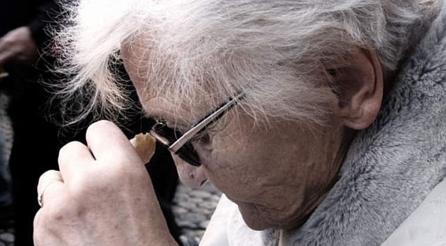 Alzheimer old woman