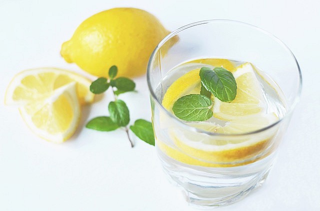 water lemon drink